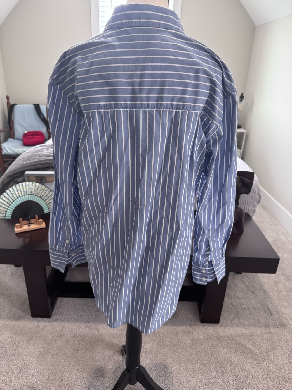 Abercrombie & Fitch Blue and White Striped Button-Down Shirt - Picture 3 of 7
